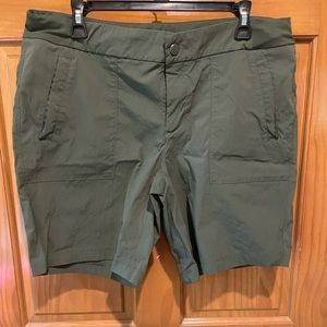 Active Life Shorts Sz L